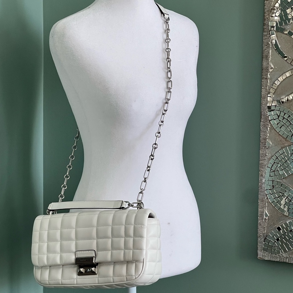 Michael Kors Tribeca Large Quilted Leather Shoulder Bag in Optic White - Picture 4 of 12